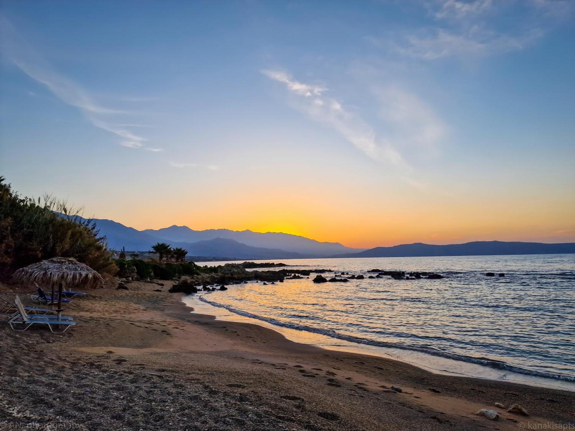 Kanakis Blue Beach Apartments Petres  Экстерьер фото