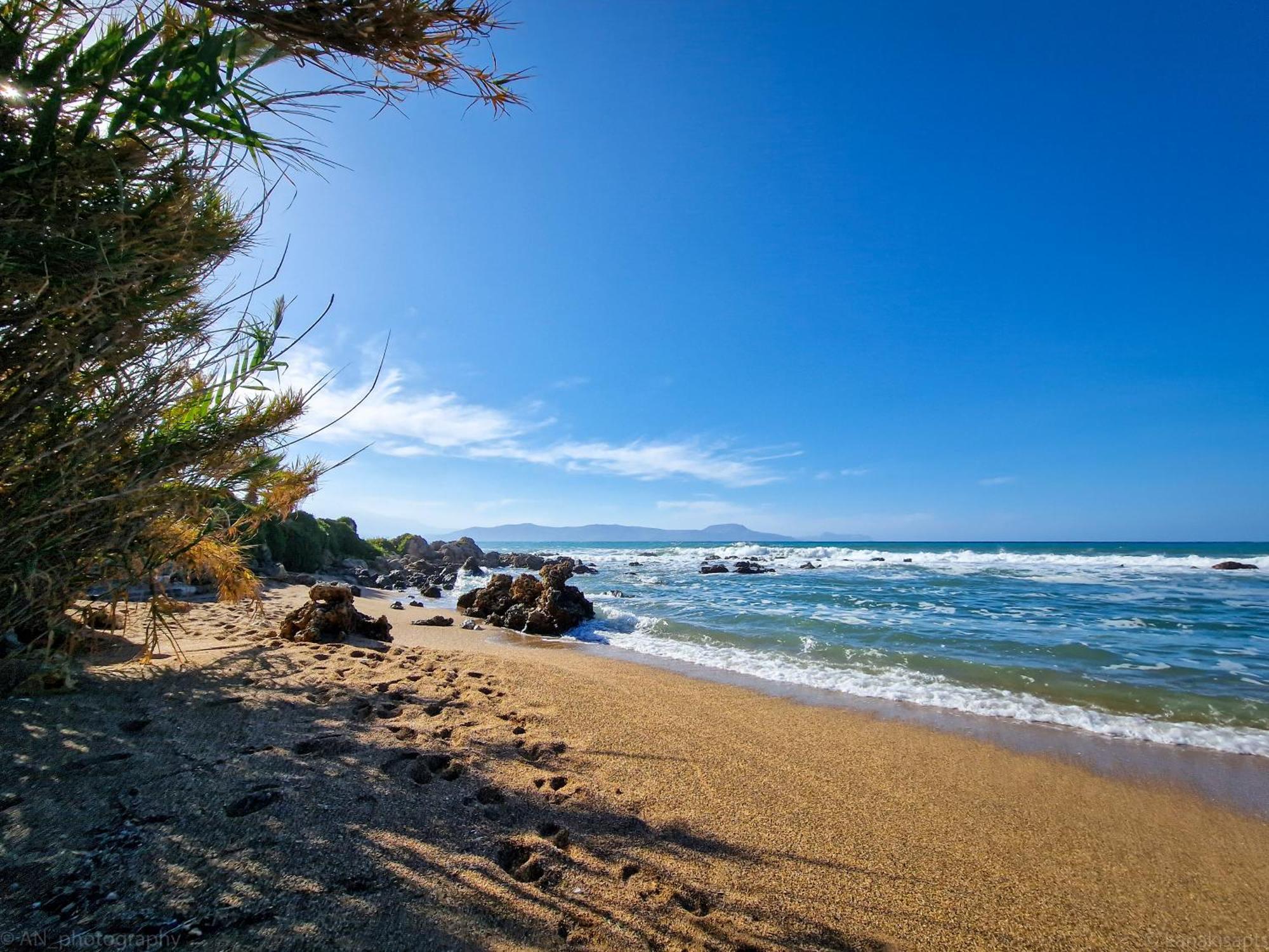 Kanakis Blue Beach Apartments Petres  Экстерьер фото