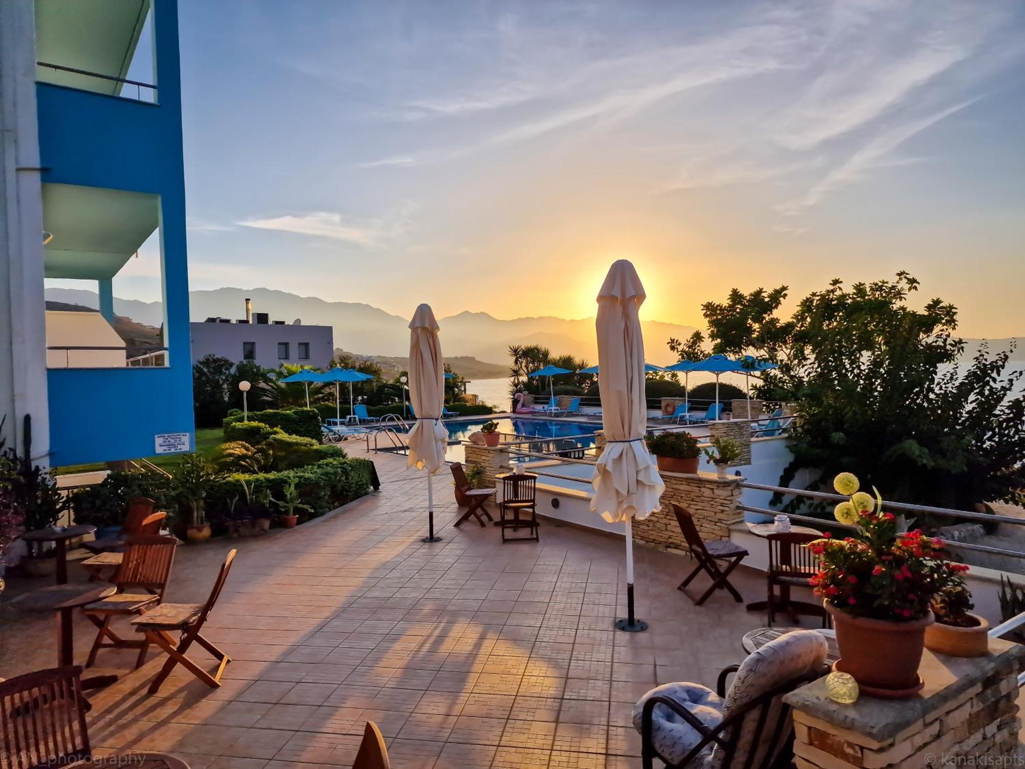 Kanakis Blue Beach Apartments Petres  Экстерьер фото